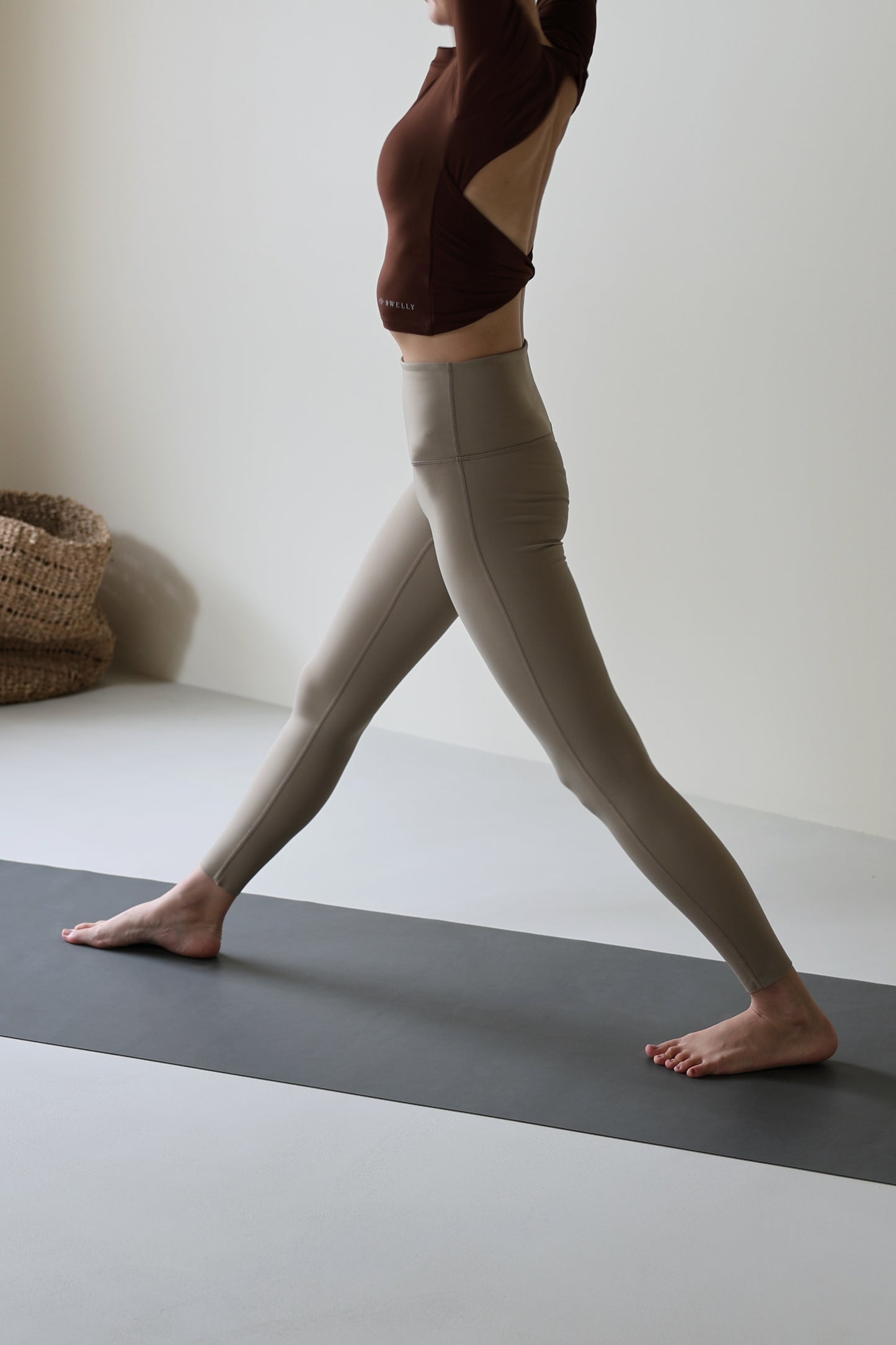 Back Twist Longsleeve KAKAO - SWELLY