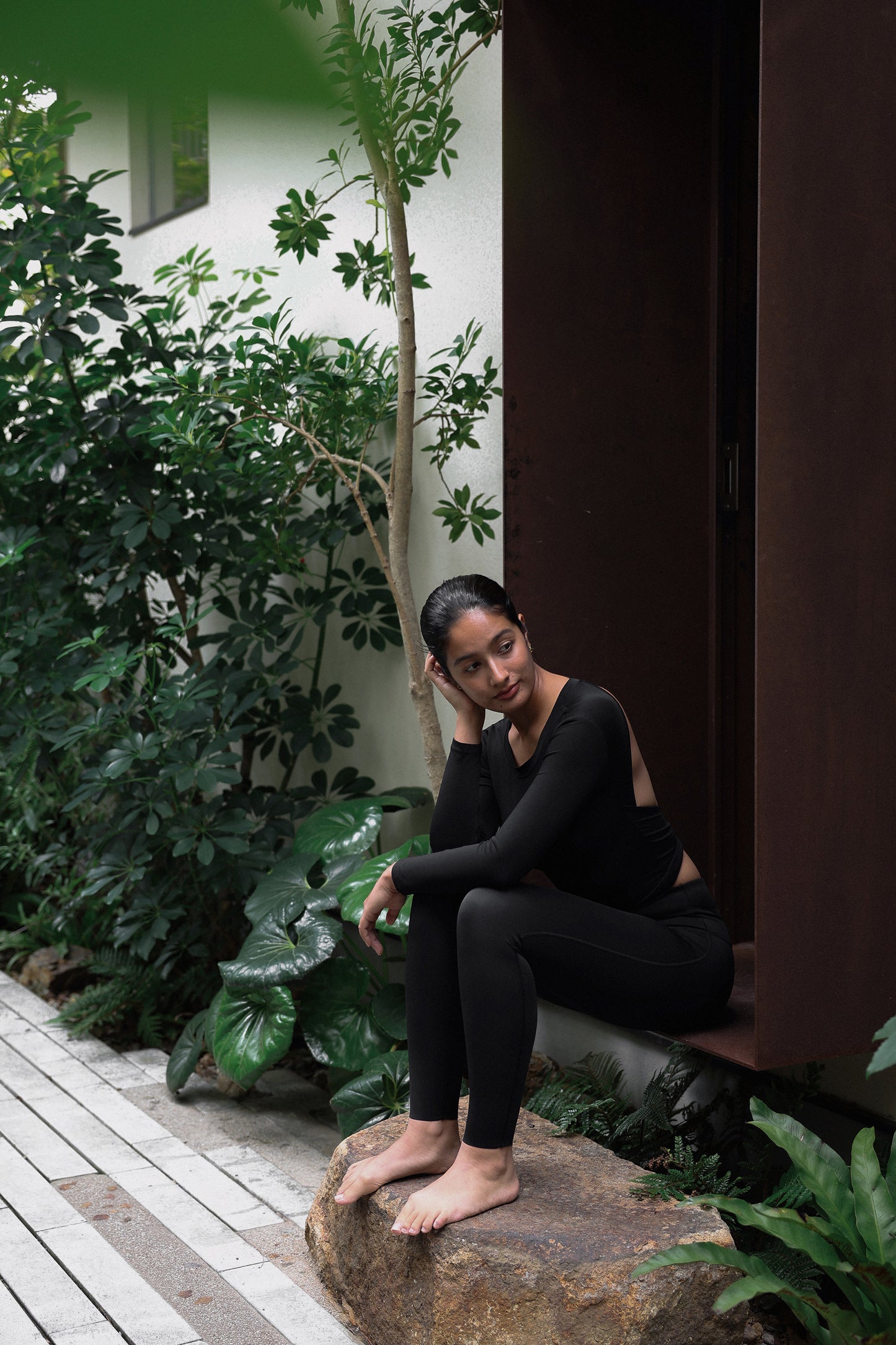 Back Twist Longsleeve BLACK - SWELLY