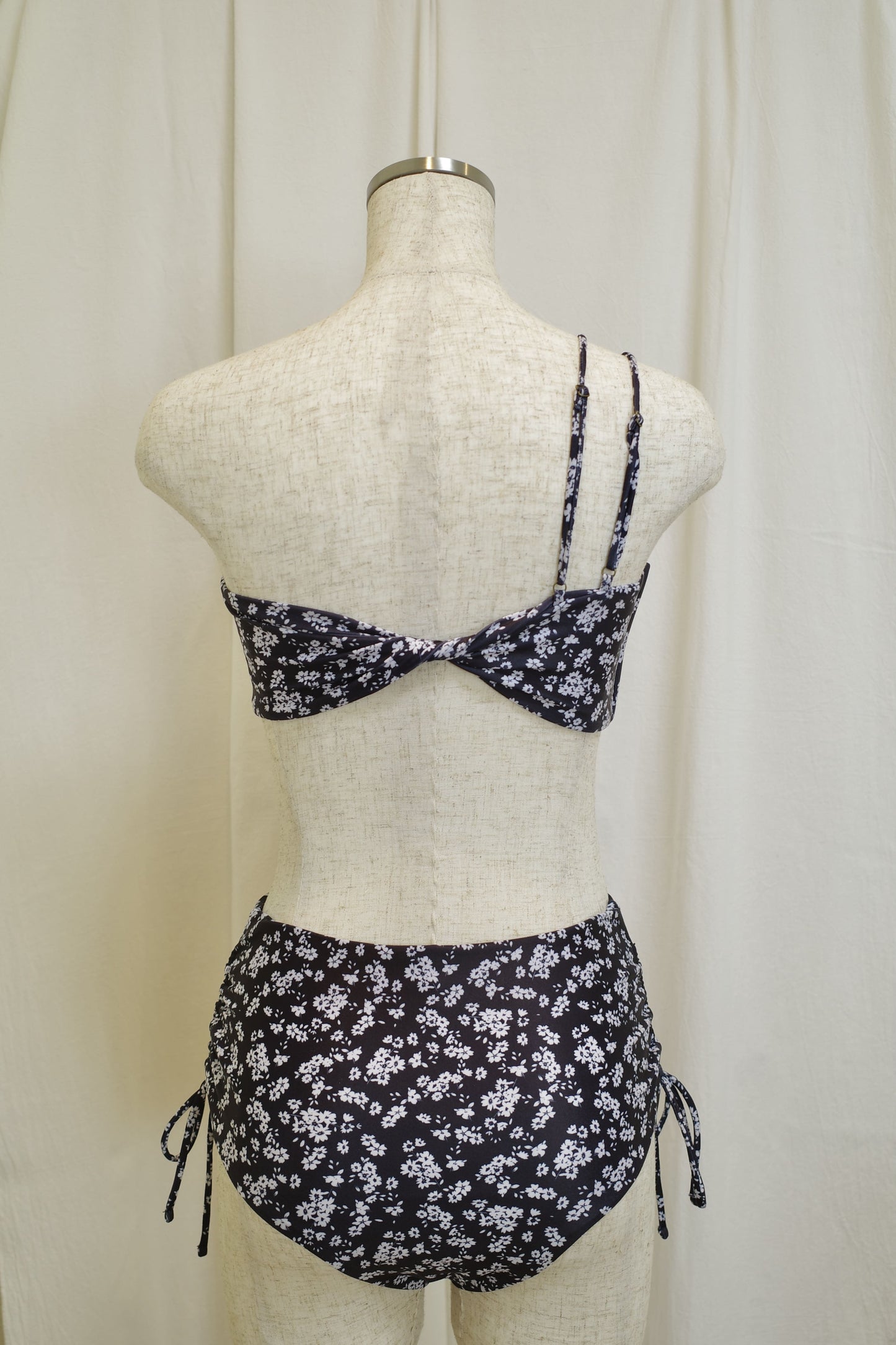 Side Gather Bottom margnerite - Welina ONLINE STORE