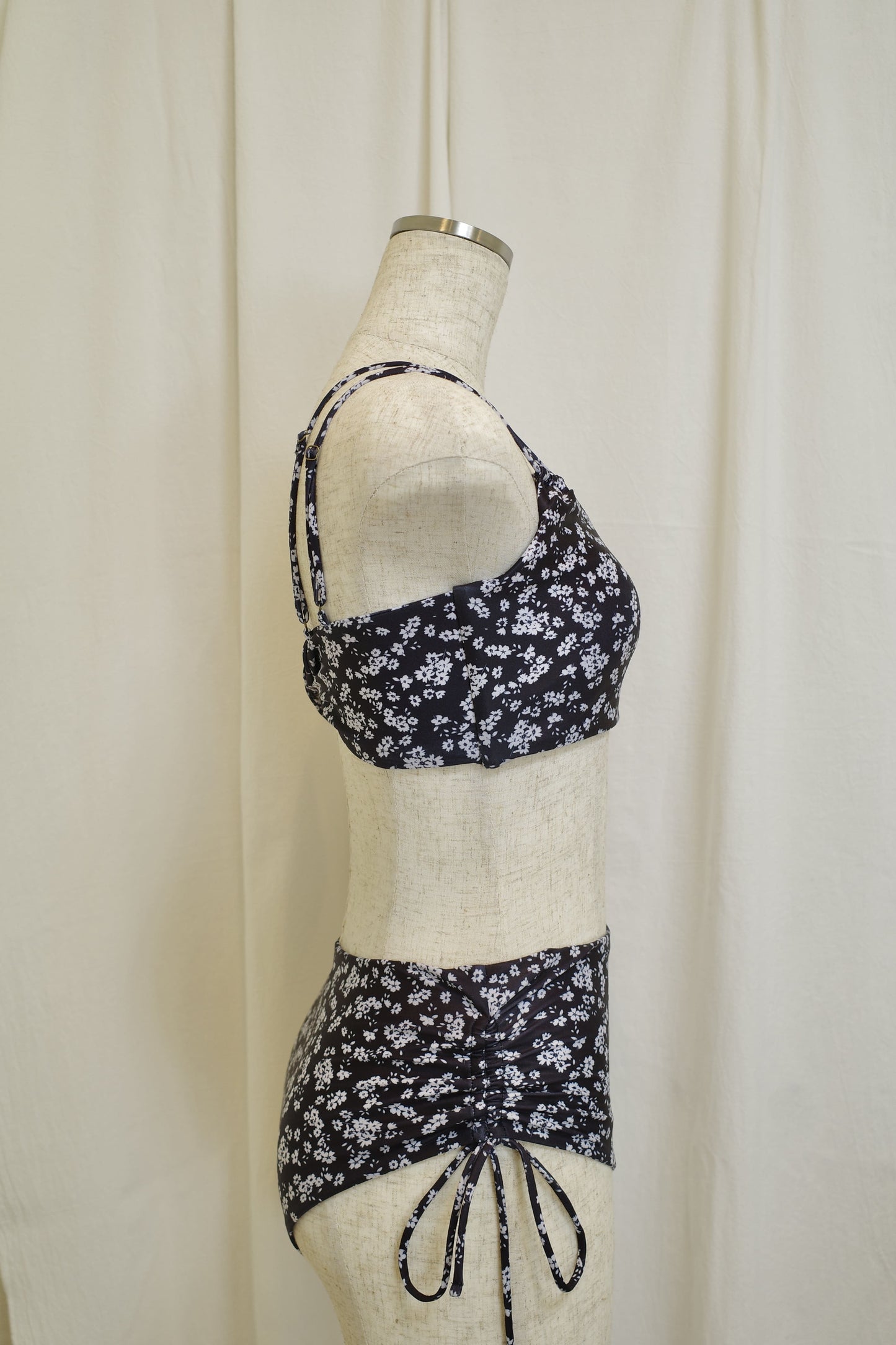 Side Gather Bottom margnerite - Welina ONLINE STORE