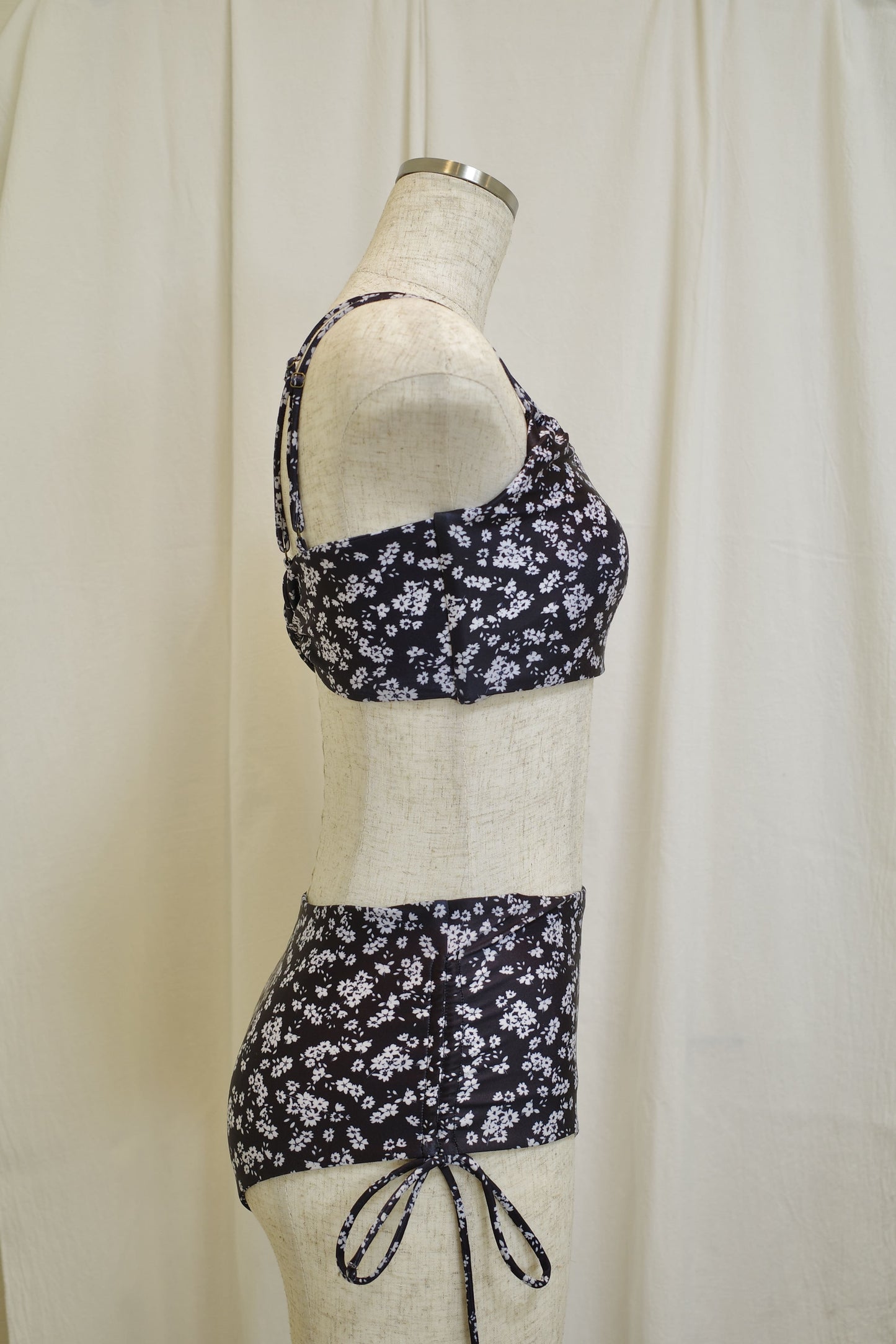 Side Gather Bottom margnerite - Welina ONLINE STORE