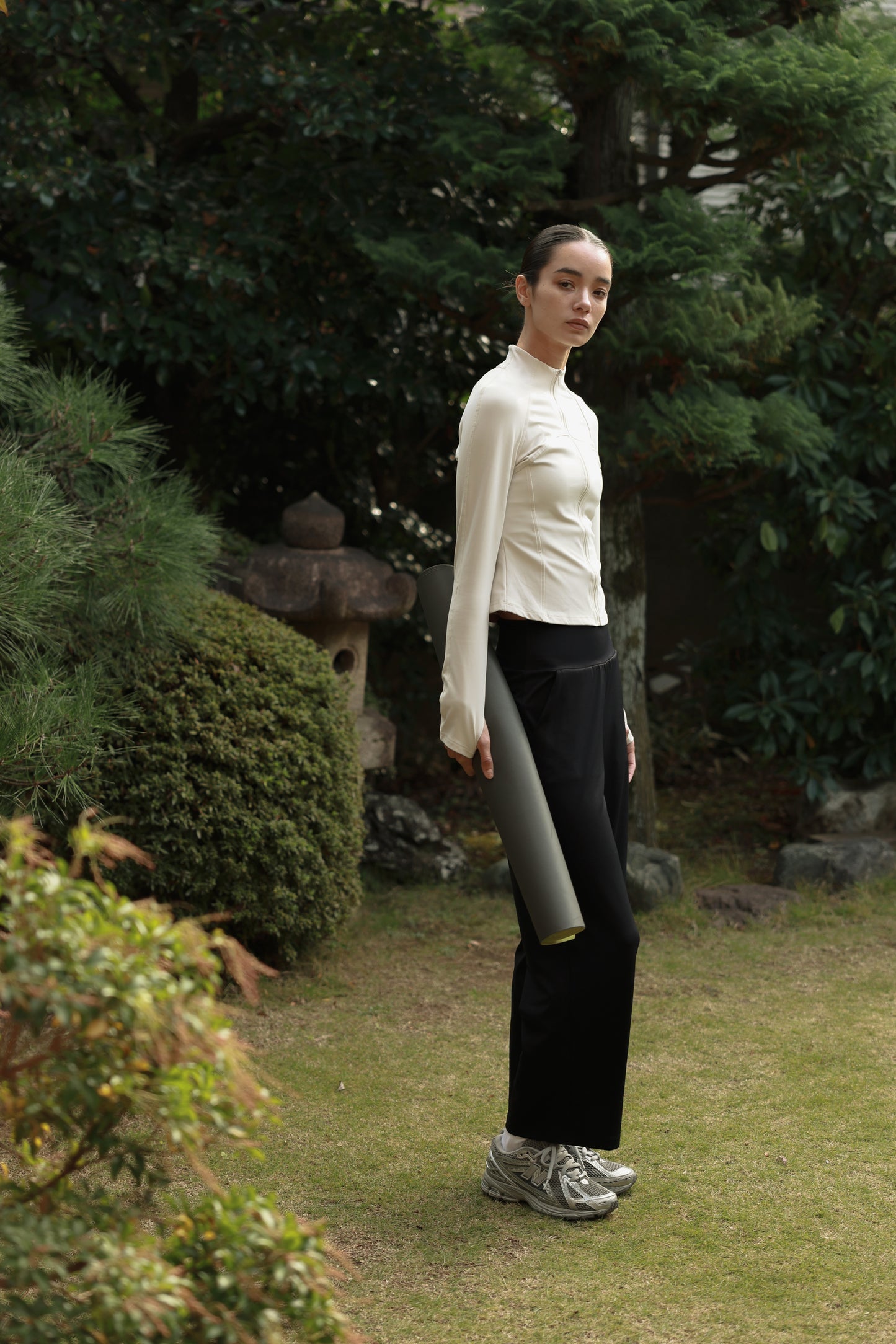 Calm Flow Wide Bottom BLACK