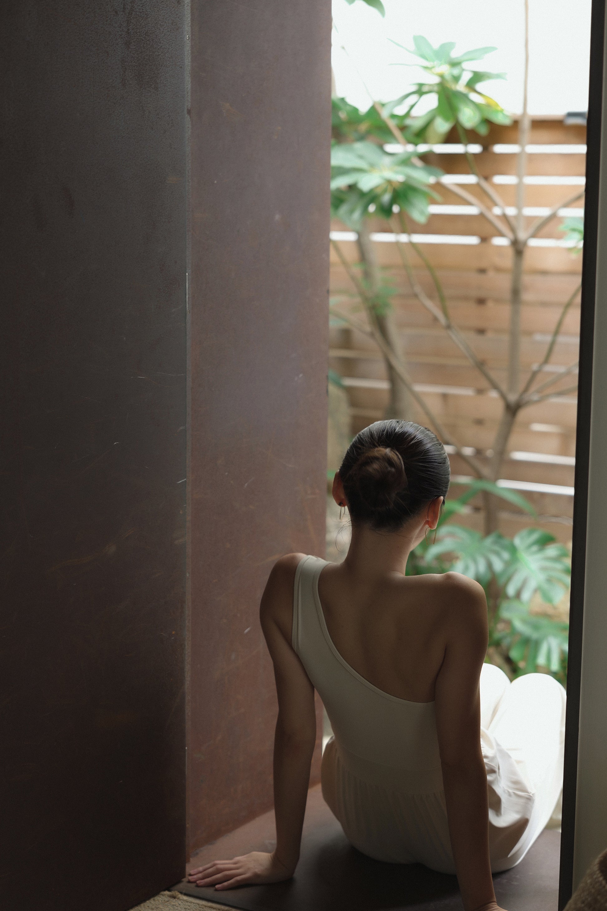 Oneshoulder All-in-one MILK - SWELLY