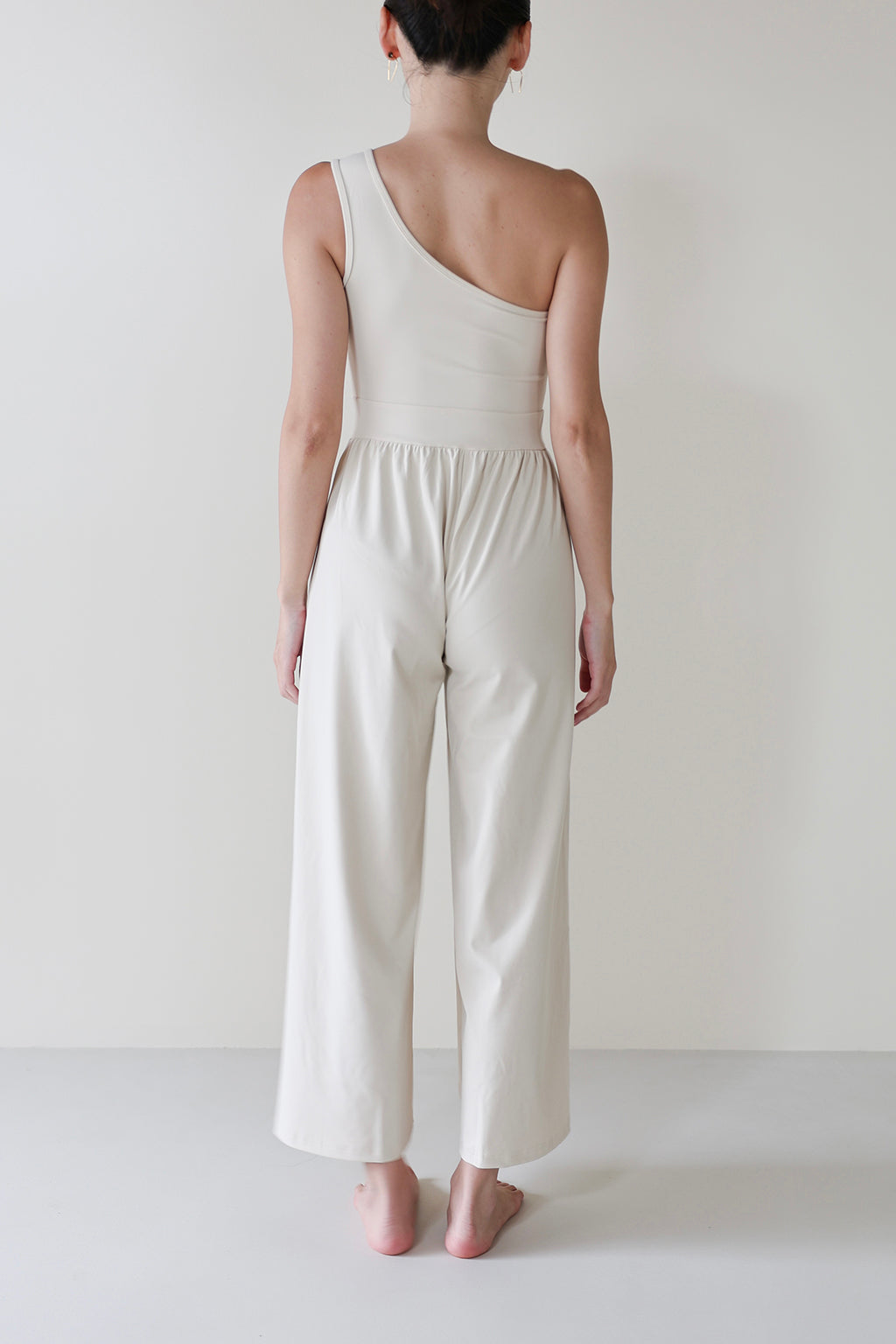 Oneshoulder All-in-one MILK - SWELLY