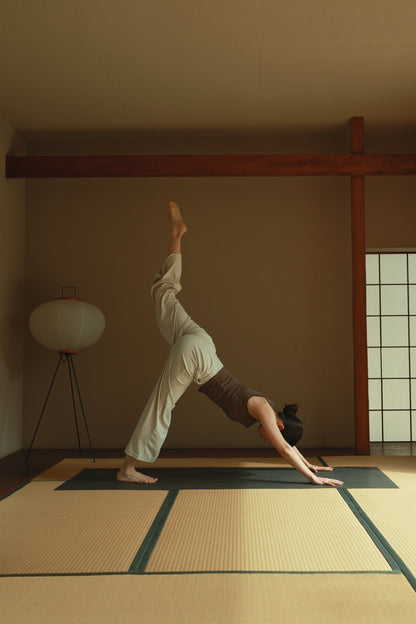 Calm Flow Wide Bottom MILK