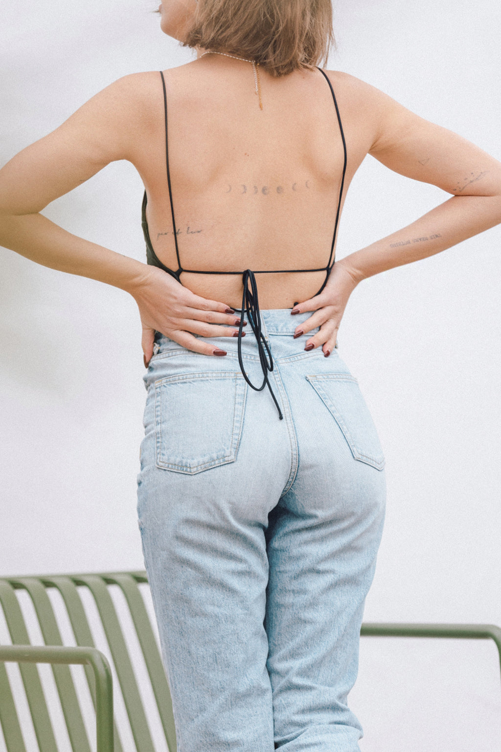 Back Open Basic Onepiece-Bikini nero - SWELLY ONLINE STORE