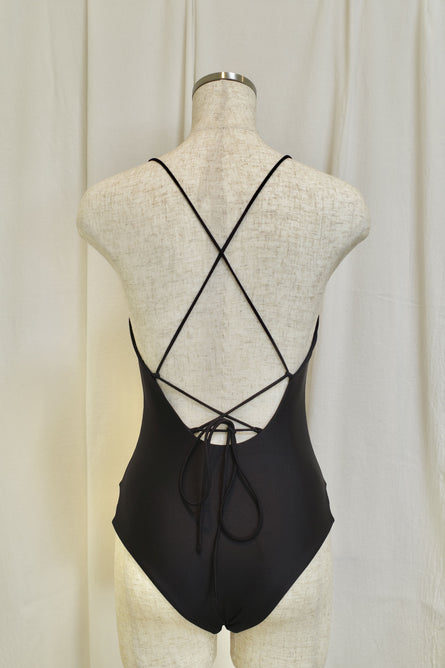 Back Open Basic Onepiece-Bikini nero - Welina ONLINE STORE