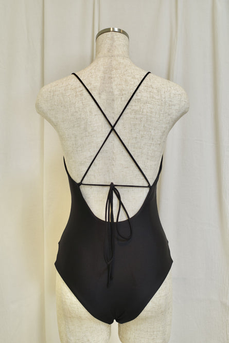 Back Open Basic Onepiece-Bikini nero - Welina ONLINE STORE