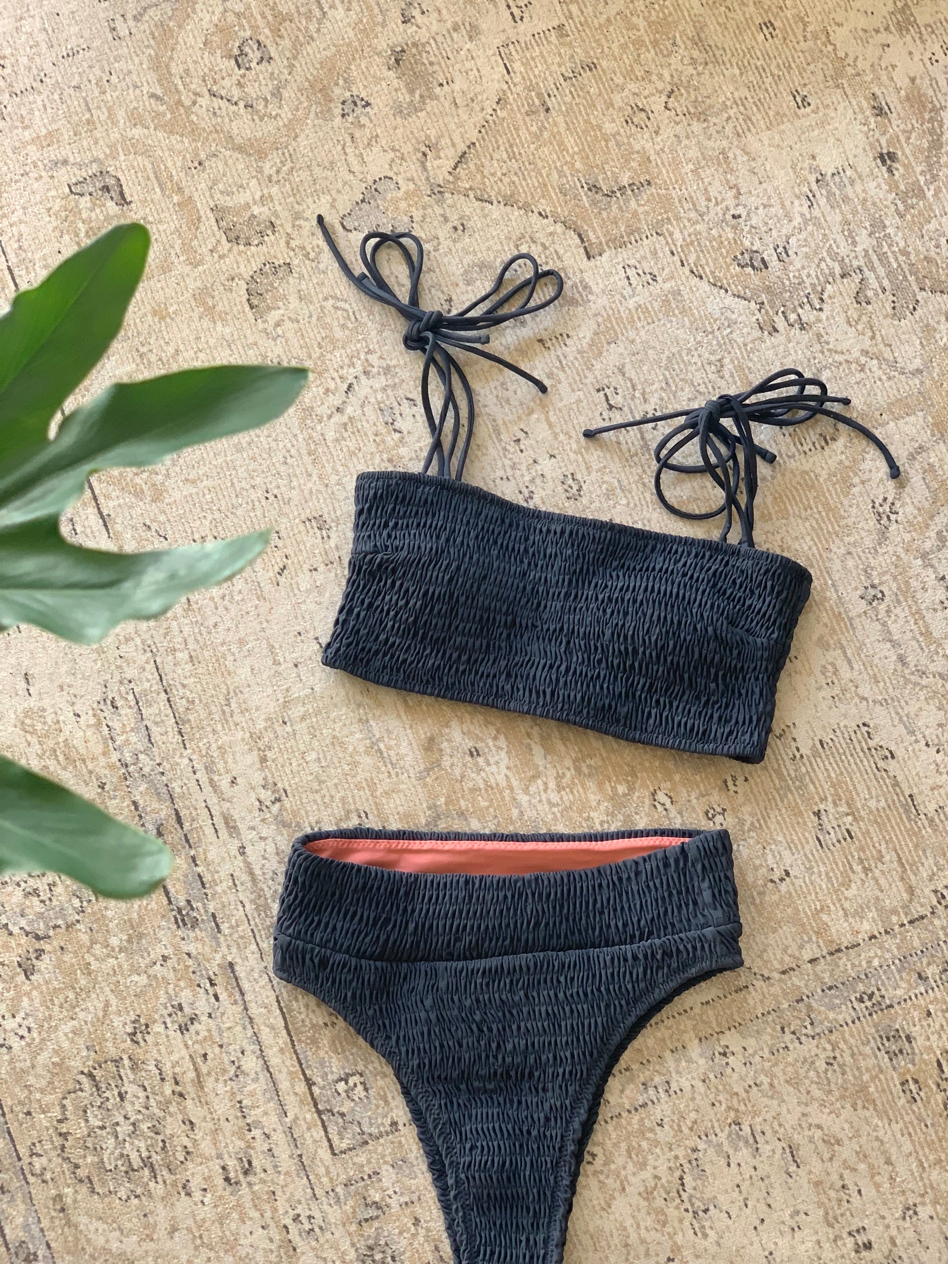 Sharing Bandeau Top nero×ampolla - SWELLY ONLINE STORE